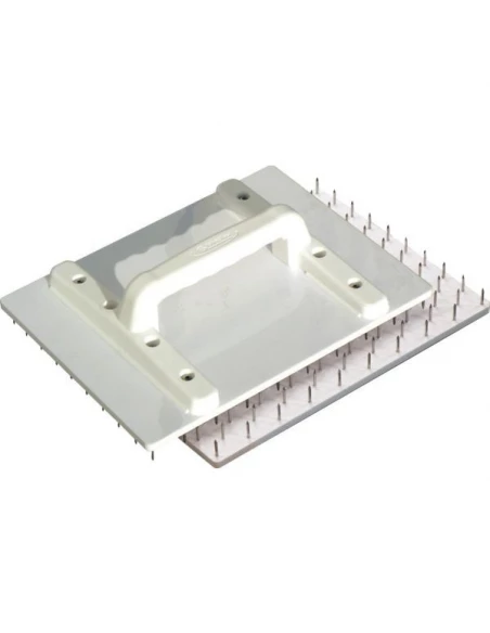 Taloche a pointes à poignee bois pour enduits - 34 x 26