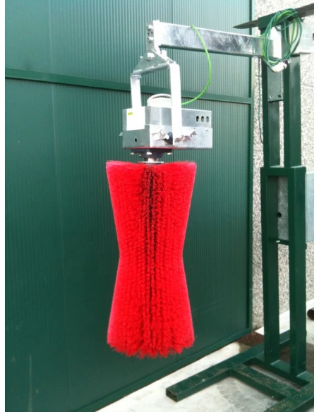 brosse rotative verticale pendulaire -electrique rouge