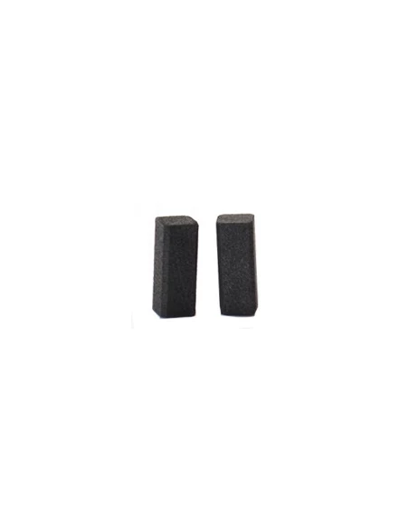Jeu de 2 charbons adaptable pour AEG - ATLAS COPCO. Dimensions: 5 x 5x 12mm.