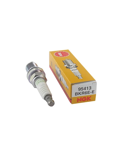 Bougie d'allumage NGK BKR6E-E. Pour moteurs HONDA modèles IGX440. Remplace origine 31916-ZVD-003.