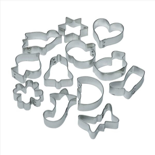 Lot de 12 découpes pâte assortis - LARES