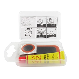 kit réparation pour chambre à air shak comprenant 2 rustines de diamètre 20mm et 5 rustines de 45x25mm, avec colle et abrasif.