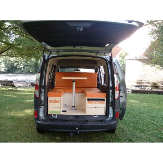 male arrière evasion ludospace - camp in box