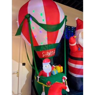 ballon gonflable avec le père noël