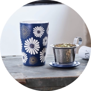 tasse en porcelaine - teaeve amami - brussel steel eigenart