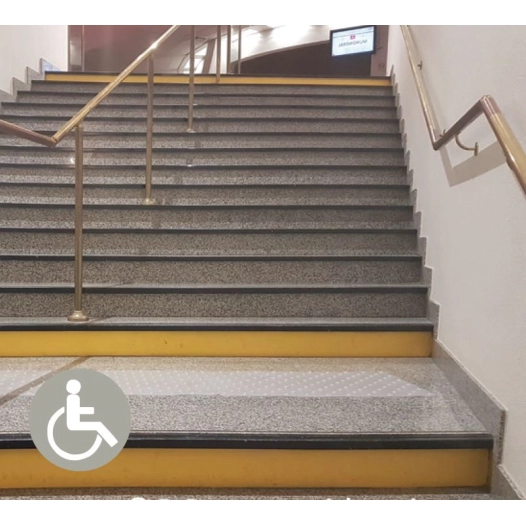 bande de contremarche adhésive jaune 10 cm x 10 m bande de contremarche adhésive jaune 10 cm x 10 m - decorama