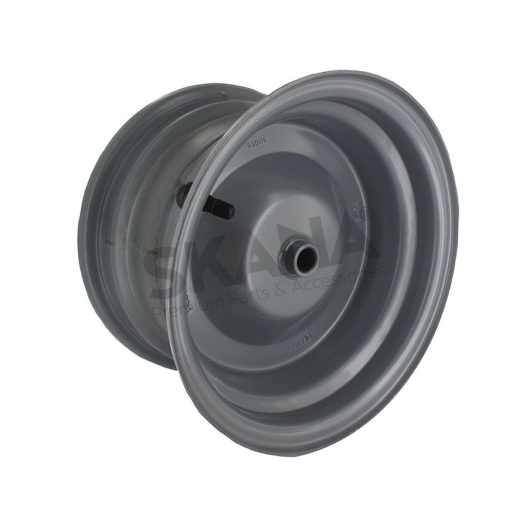 jante en acier de dimension 7.5'' x 8'', origine stiga.