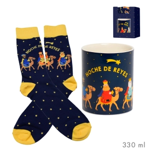 mug avec chaussettes dans un coffret cadeau, modèle les rois mages